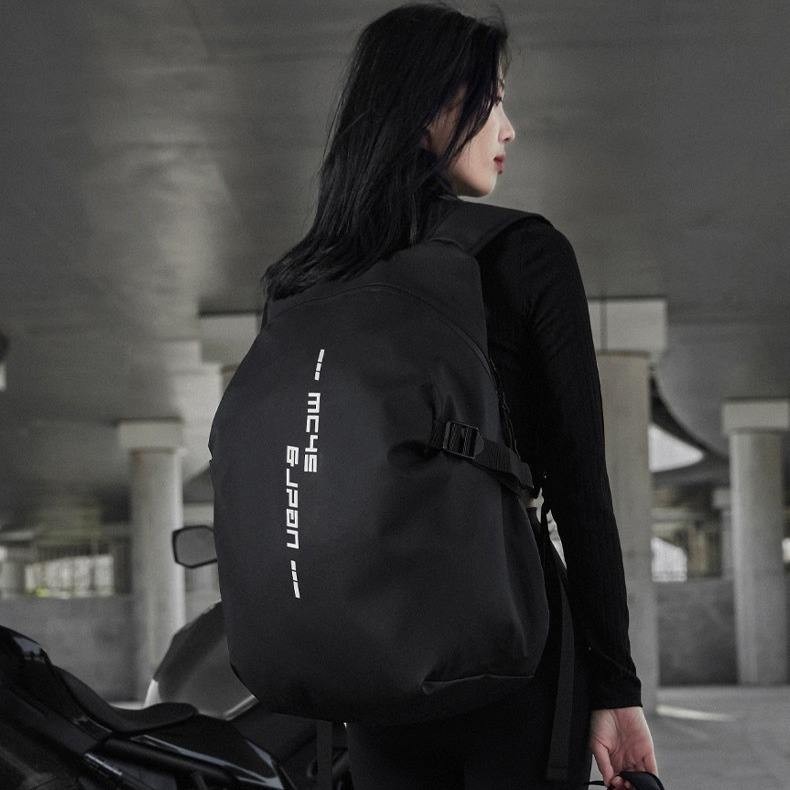 Classic Waterproof Motorcycle Rider Helmet Rucksack suppliers